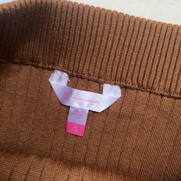 No Boundaries Juniors' Size M Sweater Skirt Set, 2-Piece Short Sleeve Never Worn - Picture 6 of 11